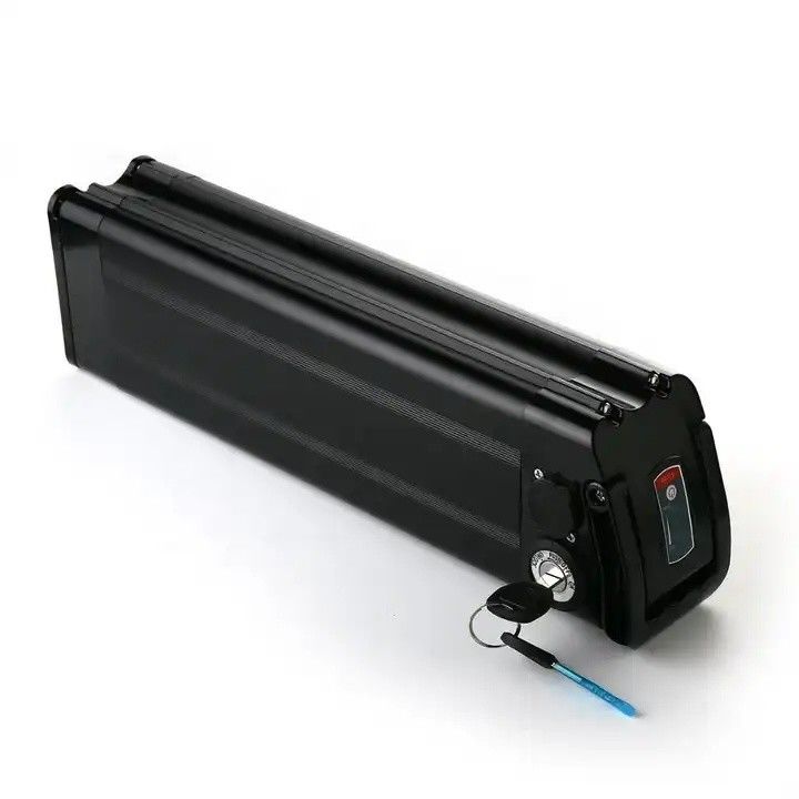 36V Gümüş Balık Güçlü 10s6p 10s5p Lityum İyon Pil USB ile Siyah Gümüş Balık Tarzı E-Bike Pil
